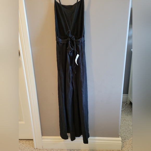 XS American Eagle Crisscross Open Back, Adjustable, Wide Leg, Cropped Romper - Picture 2 of 6